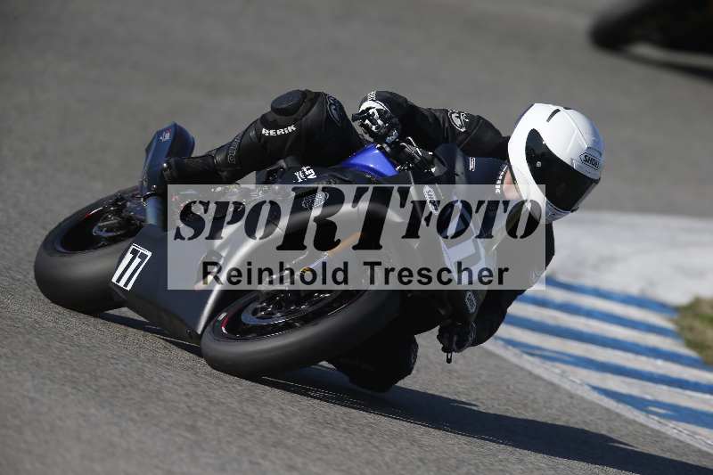 /02 29.01.-02.02.2024 Moto Center Thun Jerez/Gruppe schwarz-black/177